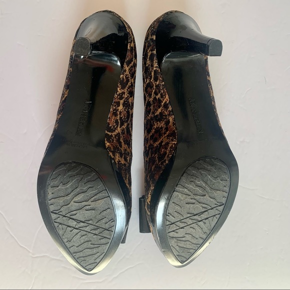 Anne Klein Leopard Cheetah Sparkly Pumps with Bows - Picture 6 of 7